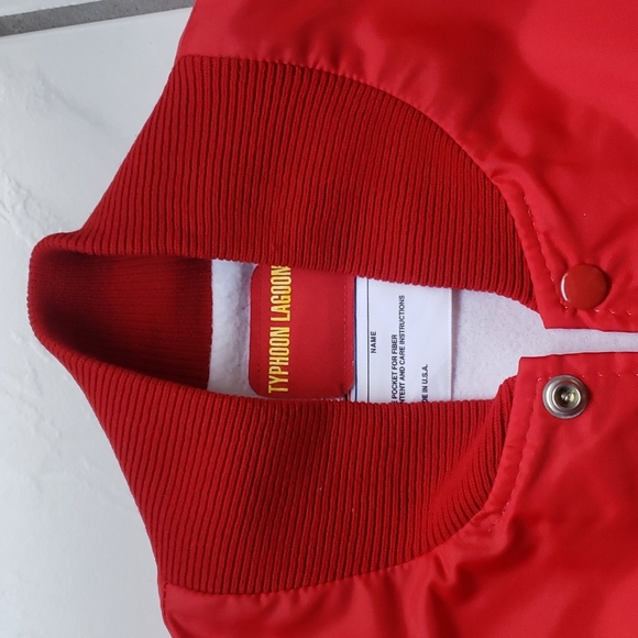 Vintage like new Walt Disney World "Typhoon Lagoon" Lifeguard jacket - Picture 2 of 9